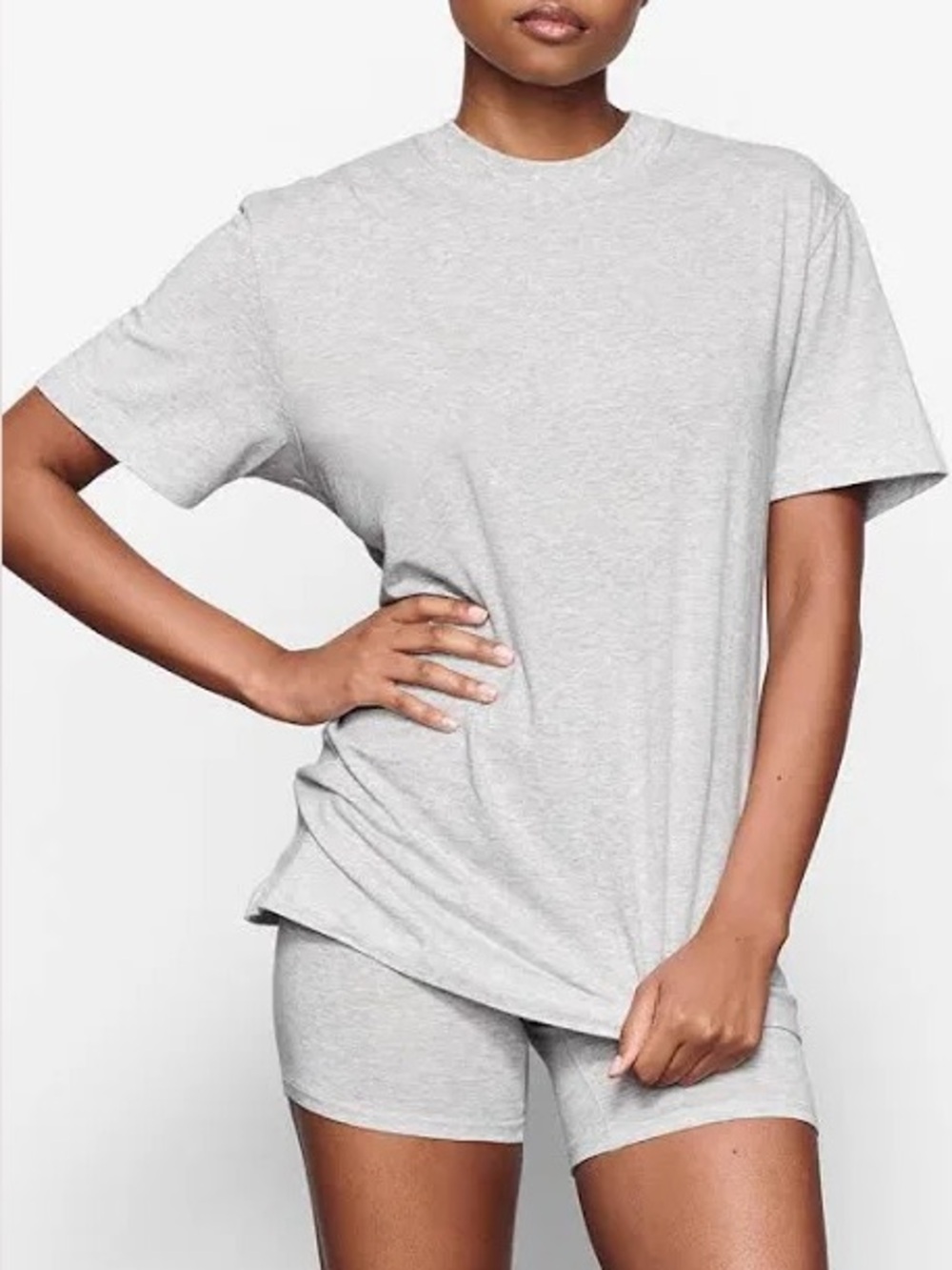🤍 Skims Crewneck boyfriend Tee t shirt medium